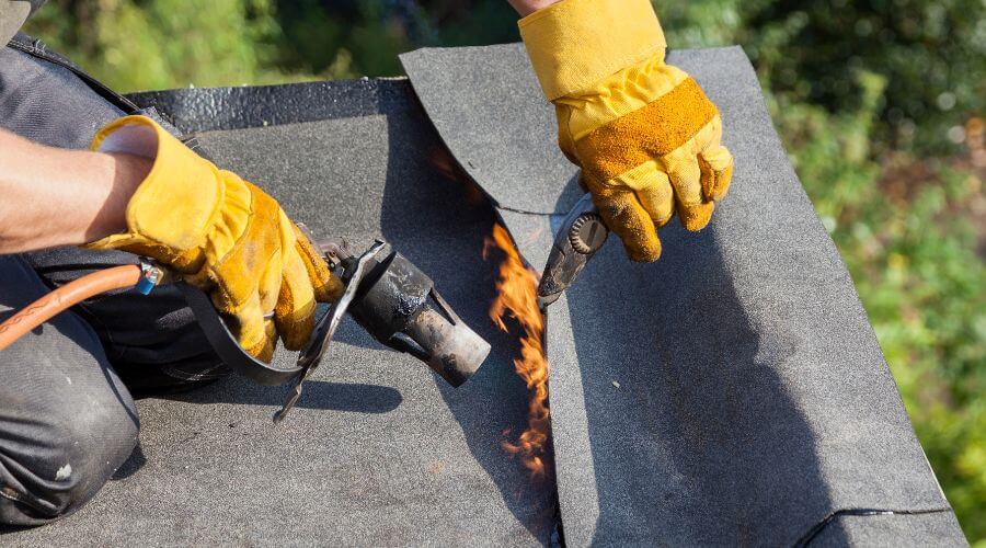 Professional gutter cleaning in Galva, IA